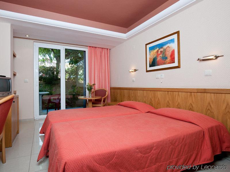 Pearl Beach Rethymno Rom bilde